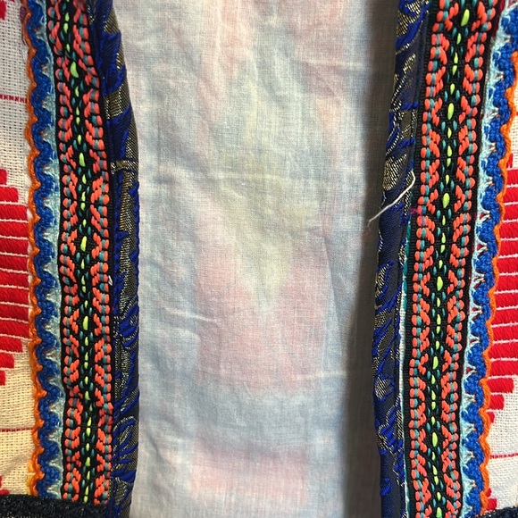 Gorgeous embroidered cropped jacket BNWT - Picture 4 of 4